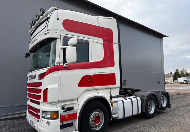 ScaniaR560 - Nyergesvontató: 1 kép. ScaniaR560 - Nyergesvontató: 1 kép.