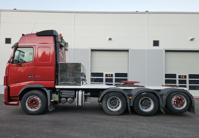 Volvo FH16 600 8x4 - Nyergesvontató: 2 kép. Volvo FH16 600 8x4 - Nyergesvontató: 2 kép.