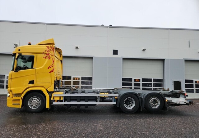 Scania R410 CNG / CBG 6x2 - Cserefelépítményes teherautó: 2 kép. Scania R410 CNG / CBG 6x2 - Cserefelépítményes teherautó: 2 kép.