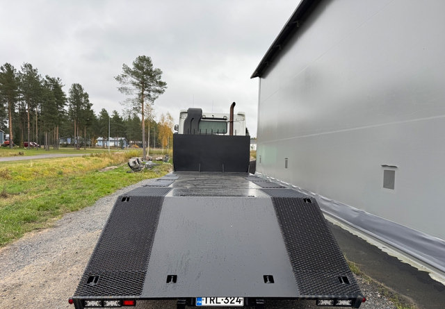 SisuR500 10x4 - Platós teherautó: 4 kép. SisuR500 10x4 - Platós teherautó: 4 kép.