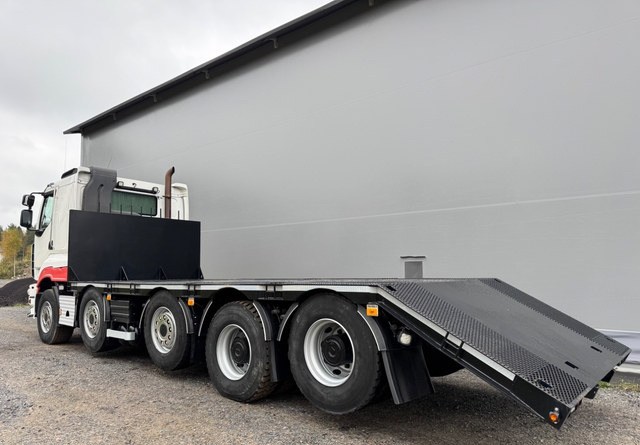 SisuR500 10x4 - Platós teherautó: 3 kép. SisuR500 10x4 - Platós teherautó: 3 kép.