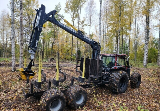 ValtraN123 + Kronos 140 4WDM + Cranab FC8 - Erdészeti traktor, Erdészeti pótkocsi: 4 kép. ValtraN123 + Kronos 140 4WDM + Cranab FC8 - Erdészeti traktor, Erdészeti pótkocsi: 4 kép.