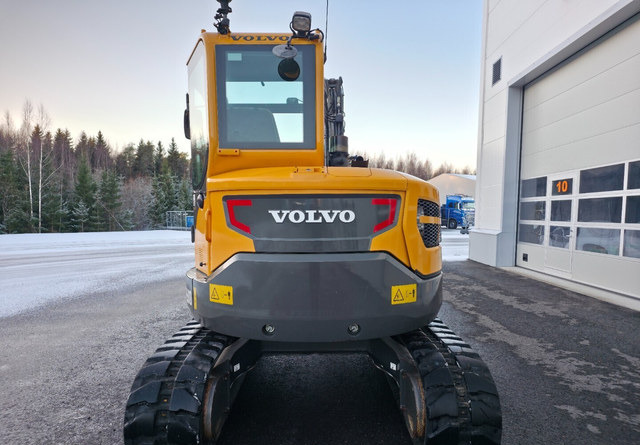 VolvoECR58D + Engcon, Novatron - Lánctalpas kotró: 4 kép. VolvoECR58D + Engcon, Novatron - Lánctalpas kotró: 4 kép.
