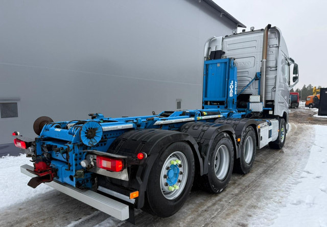 VolvoFh13 540 - Horgos rakodó teherautó: 5 kép. VolvoFh13 540 - Horgos rakodó teherautó: 5 kép.