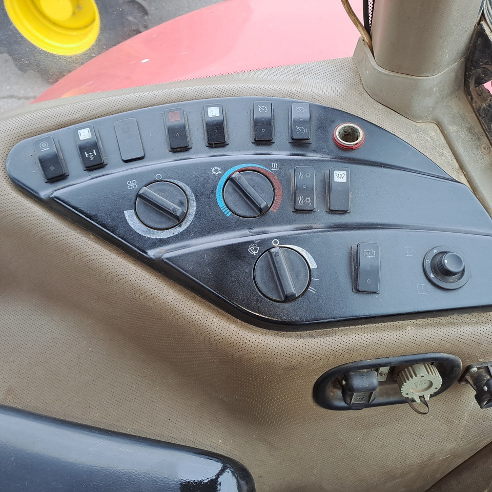 Traktor CASE MAGNUM 280: 12 kép.