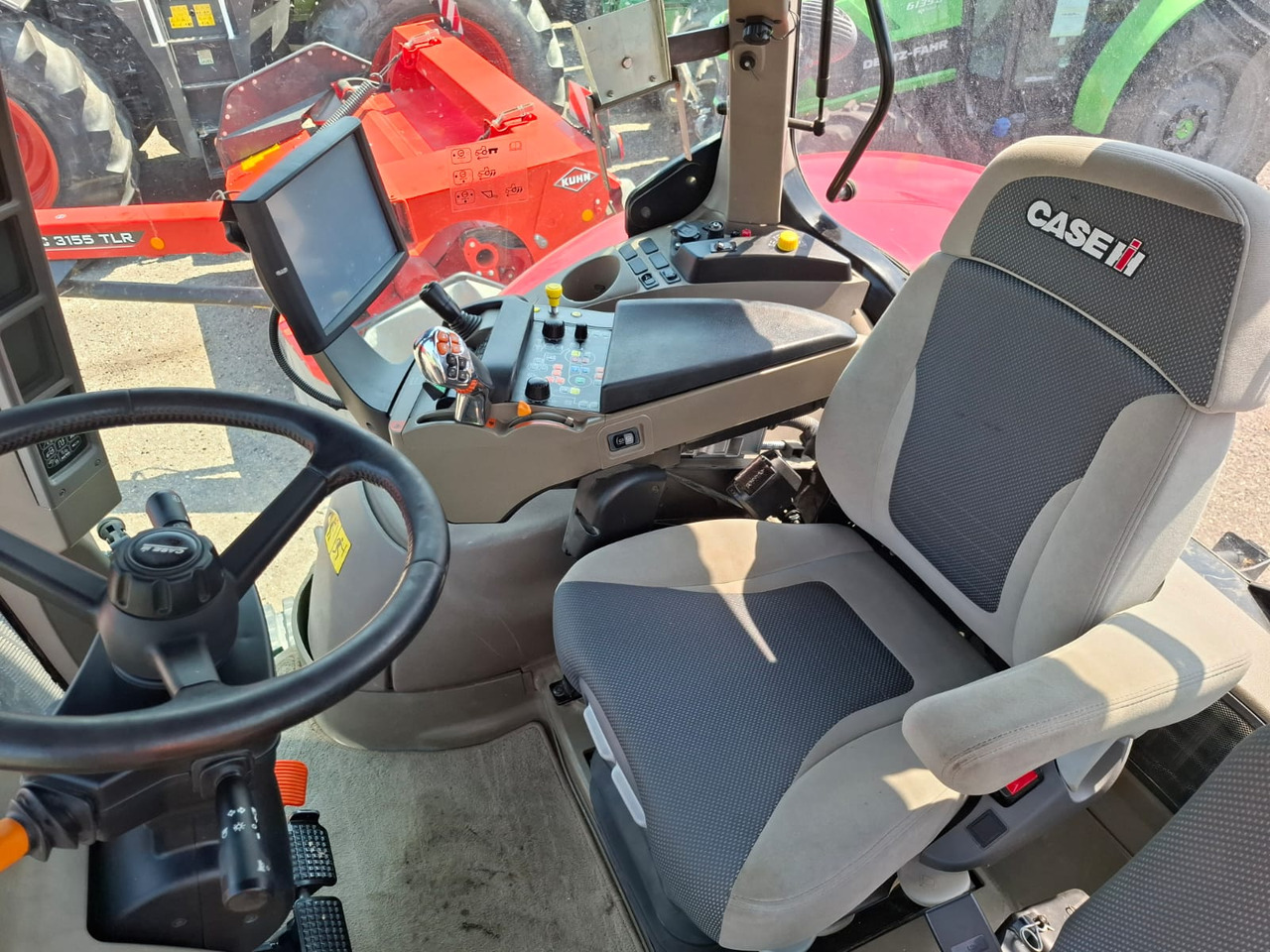 CASE OPTUM 270 CVX - Traktor: 3 kép. CASE OPTUM 270 CVX - Traktor: 3 kép.