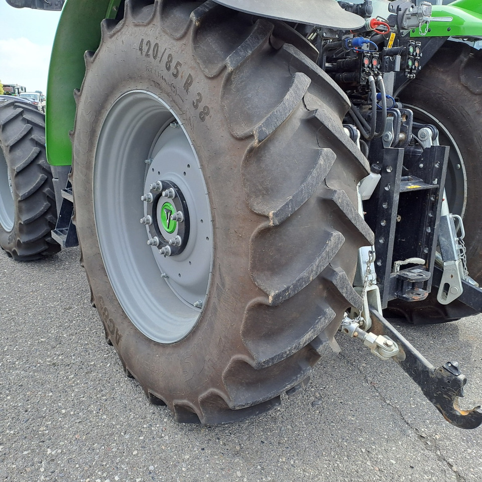 Traktor DEUTZ-FAHR 6135 CRV SHIFT - ASTA AGRIBERTOCCHI: 6 kép. Traktor DEUTZ-FAHR 6135 CRV SHIFT - ASTA AGRIBERTOCCHI: 6 kép.