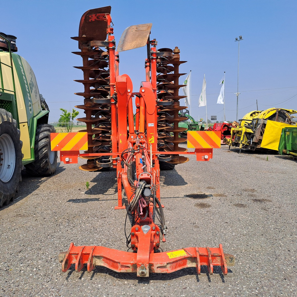 ERPICE A DISCHI KUHN DISCOLANDER XM - Tárcsás borona: 2 kép. ERPICE A DISCHI KUHN DISCOLANDER XM - Tárcsás borona: 2 kép.