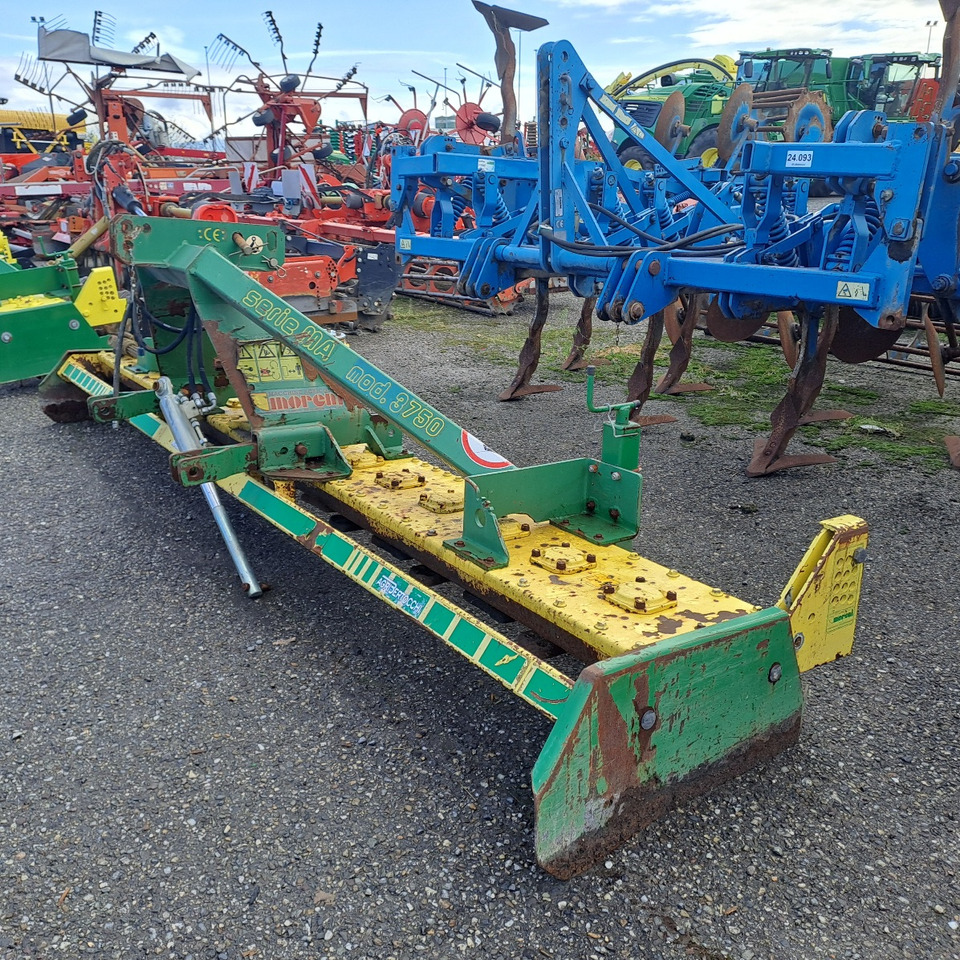 ERPICE  ROTANTE  MORENI SERIE MA MOD 3750 - Talajmaró: 1 kép. ERPICE  ROTANTE  MORENI SERIE MA MOD 3750 - Talajmaró: 1 kép.