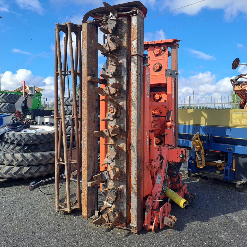 ERPICE ROTANTE PIEGHEVOLE MASCHIO AQUILA 5000 - Talajmaró: 2 kép. ERPICE ROTANTE PIEGHEVOLE MASCHIO AQUILA 5000 - Talajmaró: 2 kép.