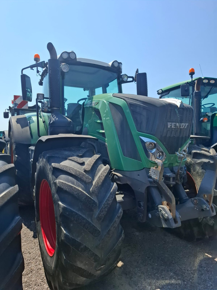 FENDT 828 VARIO PROFIPLUS - Traktor: 1 kép. FENDT 828 VARIO PROFIPLUS - Traktor: 1 kép.