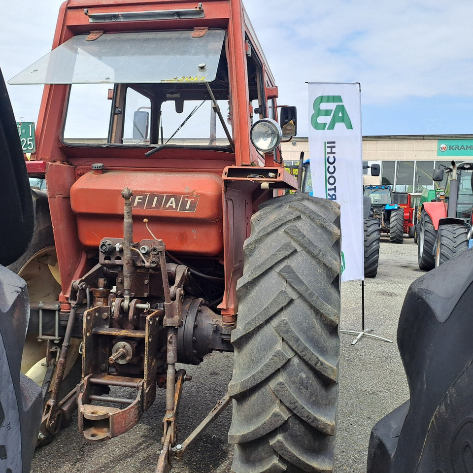 FIAT 880 DT - Traktor: 4 kép. FIAT 880 DT - Traktor: 4 kép.