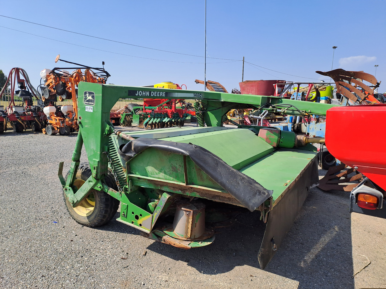 JOHN DEERE 1460 - Fűkasza: 3 kép. JOHN DEERE 1460 - Fűkasza: 3 kép.
