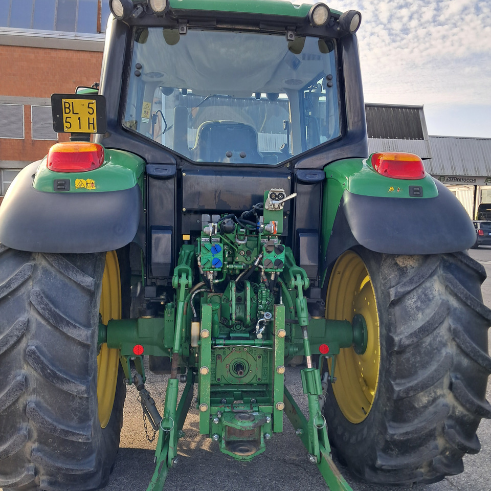 JOHN DEERE 6230 - Traktor: 4 kép. JOHN DEERE 6230 - Traktor: 4 kép.