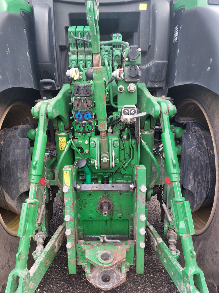 JOHN DEERE 6230R - Traktor: 5 kép. JOHN DEERE 6230R - Traktor: 5 kép.