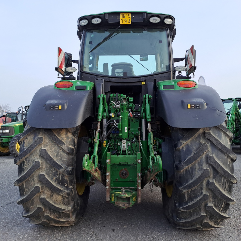 JOHN DEERE 6250R PREMIUM EDITION - Traktor: 3 kép. JOHN DEERE 6250R PREMIUM EDITION - Traktor: 3 kép.