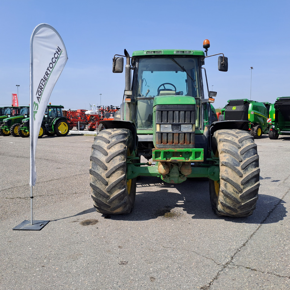 JOHN DEERE 6910 - Traktor: 3 kép. JOHN DEERE 6910 - Traktor: 3 kép.