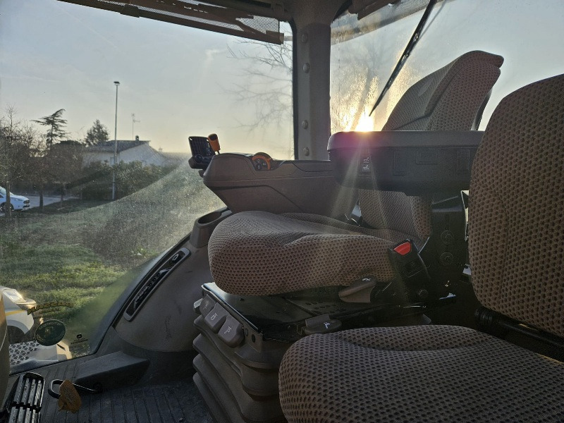 Traktor JOHN DEERE 8410: 11 kép. Traktor JOHN DEERE 8410: 11 kép.