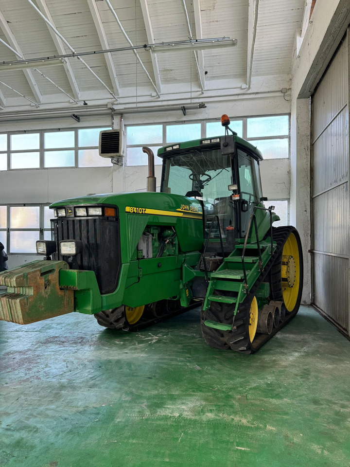 JOHN DEERE 8410T - Traktor: 3 kép. JOHN DEERE 8410T - Traktor: 3 kép.