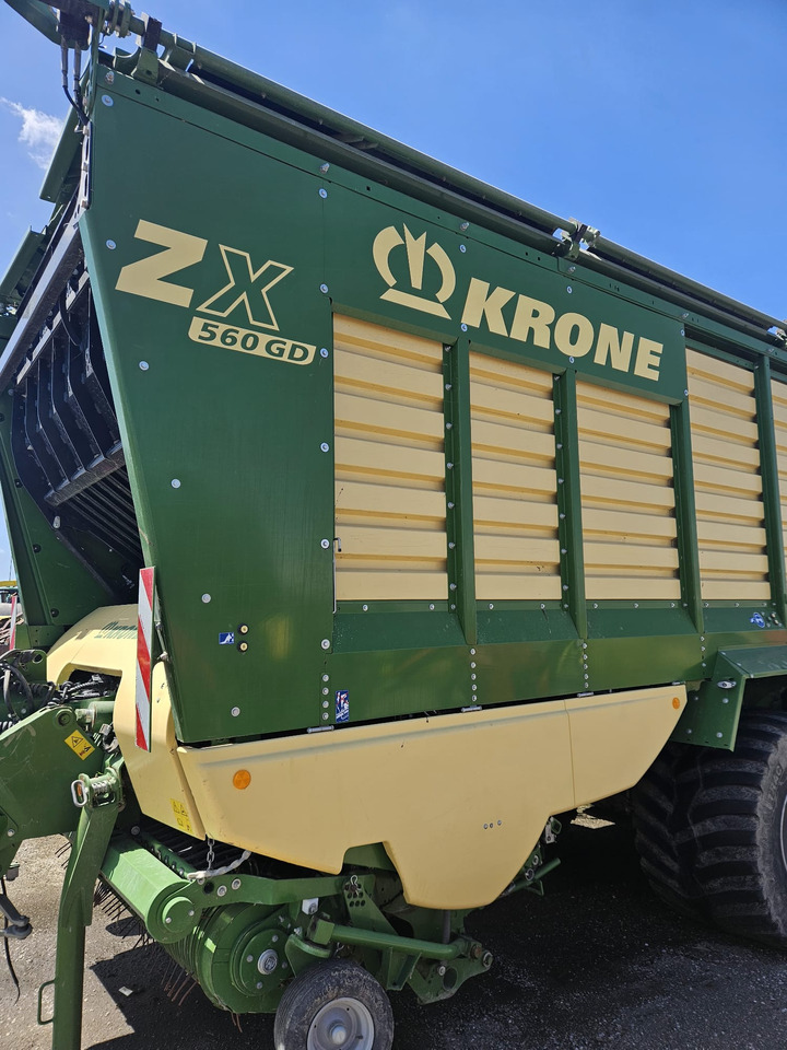 KRONE ZX560GD - Rendfelszedő: 1 kép. KRONE ZX560GD - Rendfelszedő: 1 kép.