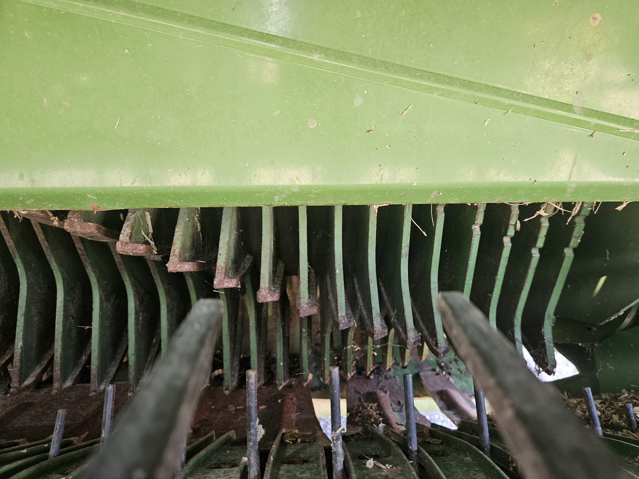 KRONE ZX560GD - Rendfelszedő: 3 kép. KRONE ZX560GD - Rendfelszedő: 3 kép.