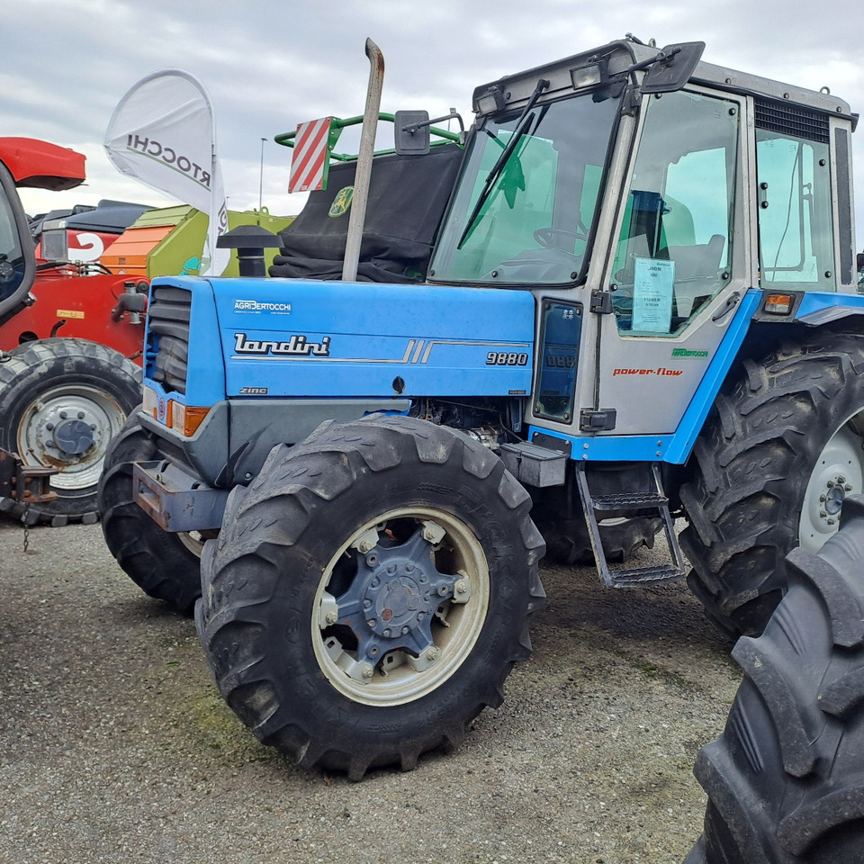 LANDINI 9880 - Traktor: 2 kép. LANDINI 9880 - Traktor: 2 kép.