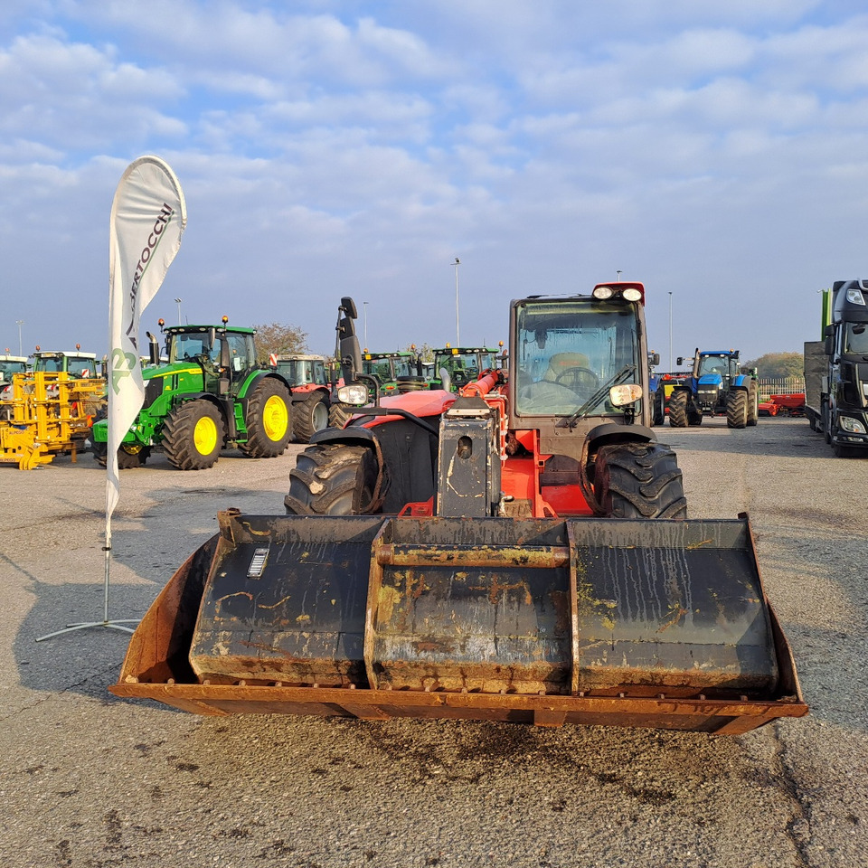 MANITOU MLT935H - ASTA AGRIBERTOCCHI - Teleszkópos rakodó: 2 kép. MANITOU MLT935H - ASTA AGRIBERTOCCHI - Teleszkópos rakodó: 2 kép.