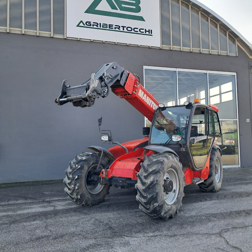 MANITOU MLT940-120 H - Teleszkópos rakodó: 3 kép. MANITOU MLT940-120 H - Teleszkópos rakodó: 3 kép.