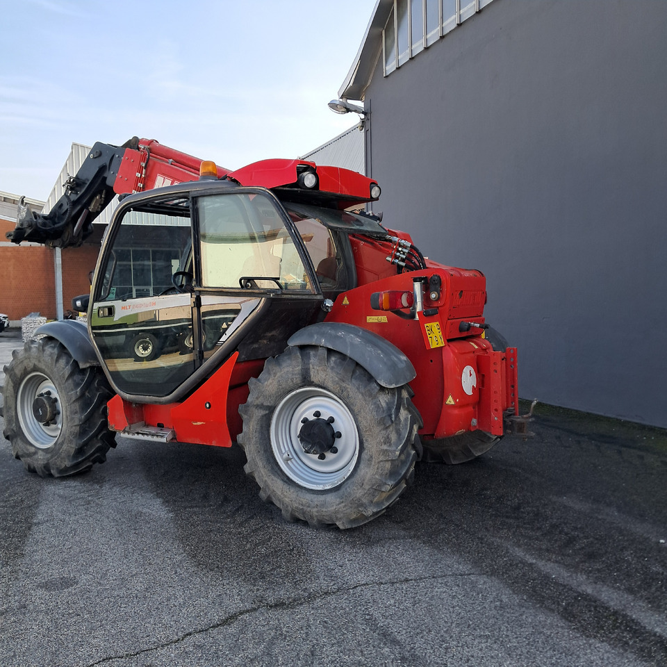 MANITOU MLT940-120 H - Teleszkópos rakodó: 5 kép. MANITOU MLT940-120 H - Teleszkópos rakodó: 5 kép.