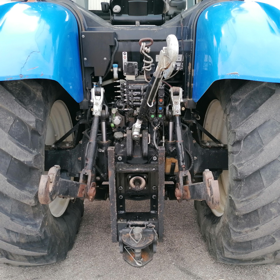 NEW HOLLAND 6090 - Traktor: 4 kép. NEW HOLLAND 6090 - Traktor: 4 kép.