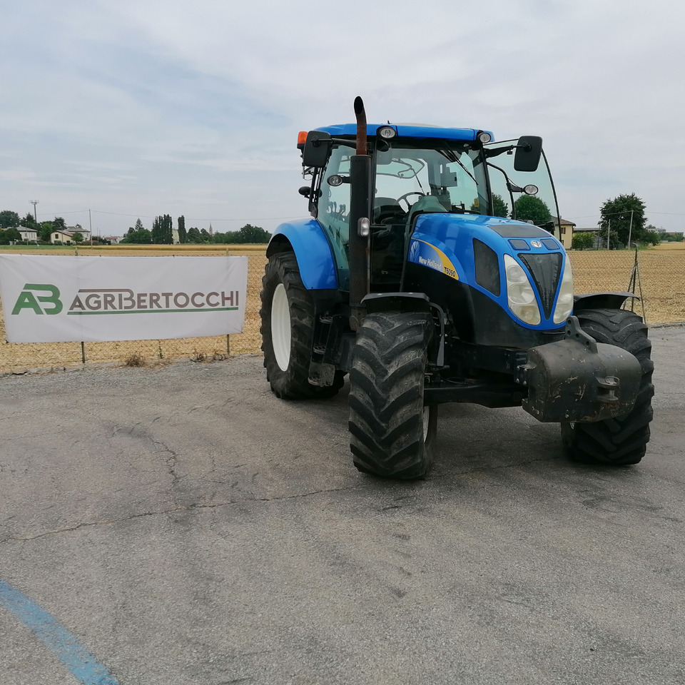 NEW HOLLAND 6090 - Traktor: 2 kép. NEW HOLLAND 6090 - Traktor: 2 kép.