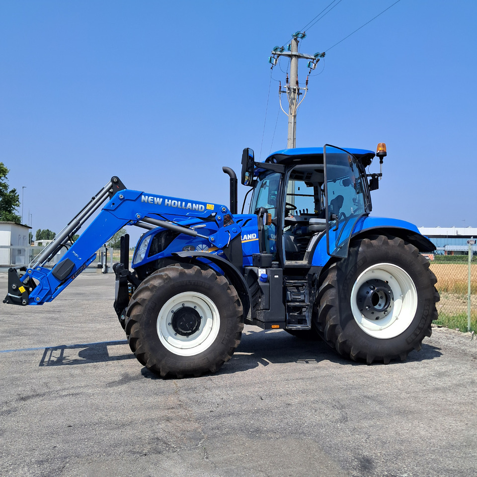 NEW HOLLAND T6 160 - Traktor: 2 kép. NEW HOLLAND T6 160 - Traktor: 2 kép.