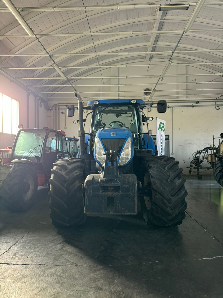 NEW HOLLAND T7 270 - Traktor: 4 kép. NEW HOLLAND T7 270 - Traktor: 4 kép.