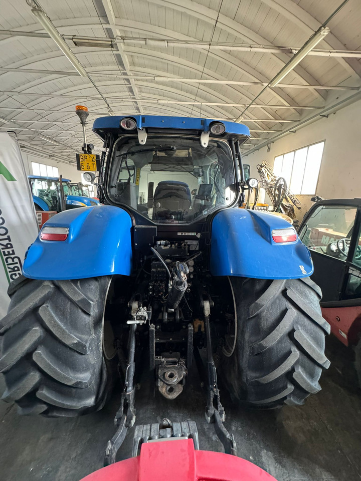 NEW HOLLAND T7 270 - Traktor: 5 kép. NEW HOLLAND T7 270 - Traktor: 5 kép.