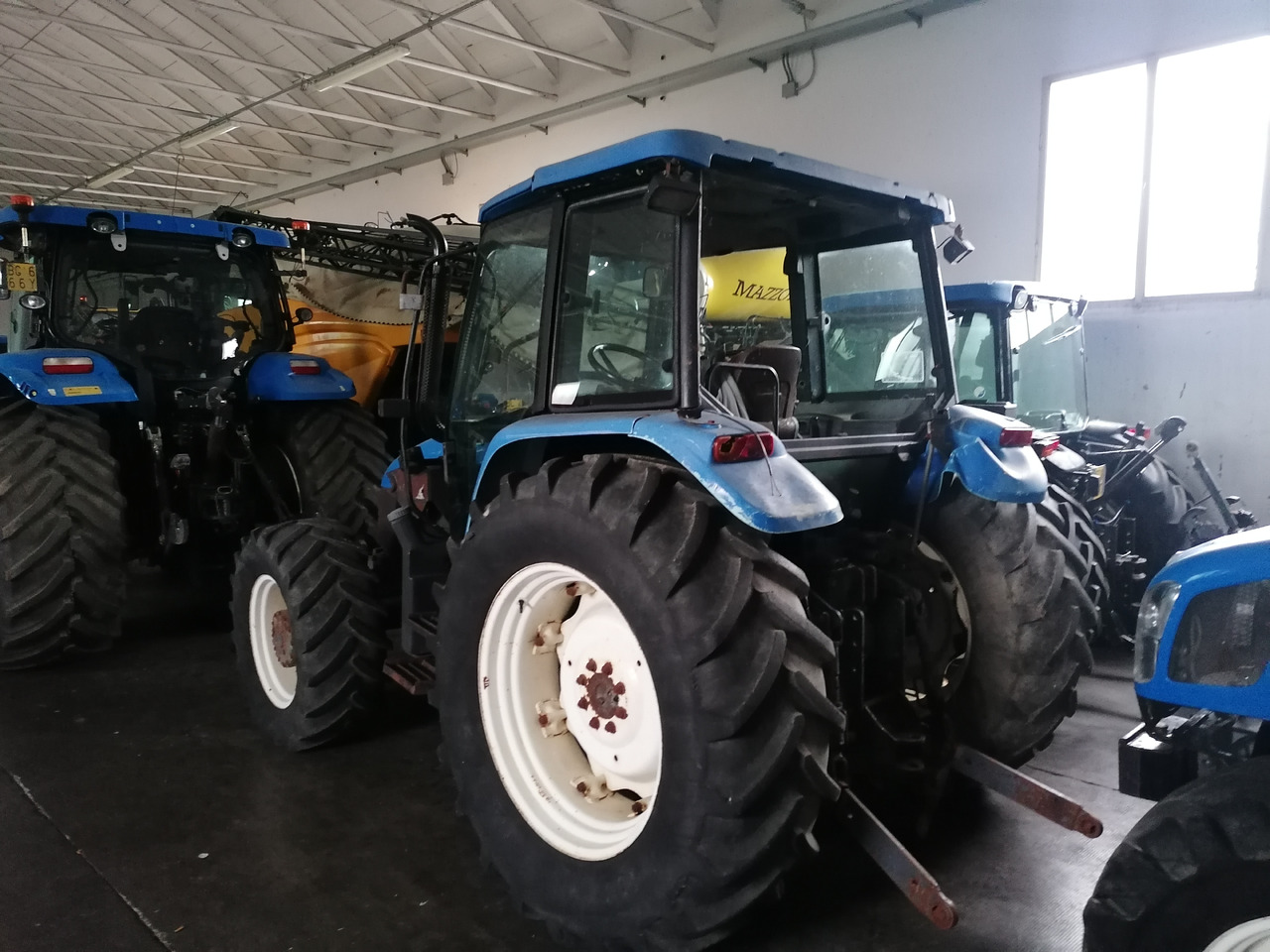 NEW HOLLAND TL 90 - Traktor: 5 kép. NEW HOLLAND TL 90 - Traktor: 5 kép.