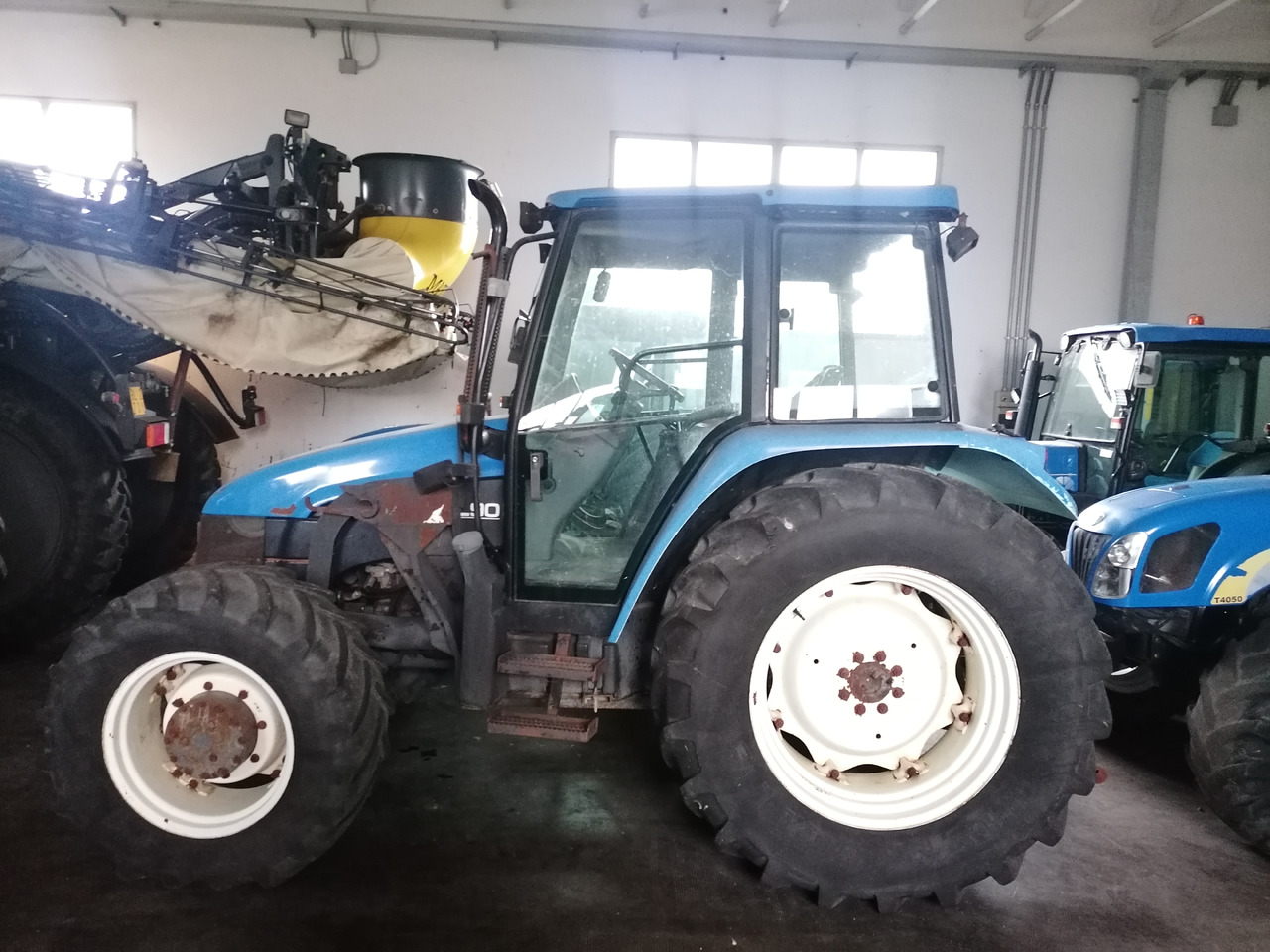 NEW HOLLAND TL 90 - Traktor: 4 kép. NEW HOLLAND TL 90 - Traktor: 4 kép.