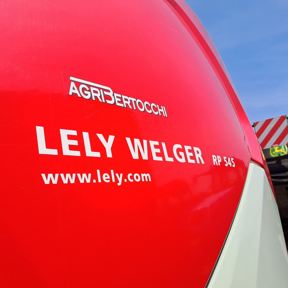 ROTOPRESSA LELY WELGER RP 545 - Bálázó: 4 kép. ROTOPRESSA LELY WELGER RP 545 - Bálázó: 4 kép.