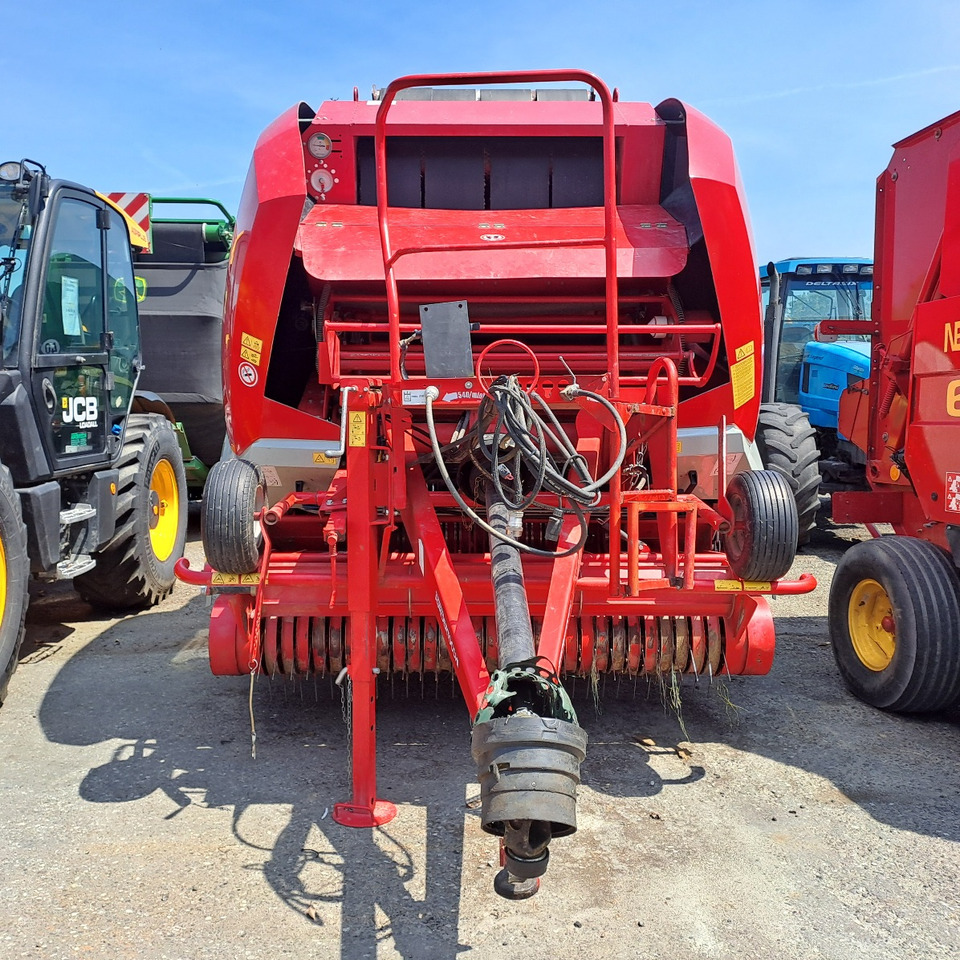 ROTOPRESSA LELY WELGER RP 545 - Bálázó: 2 kép. ROTOPRESSA LELY WELGER RP 545 - Bálázó: 2 kép.