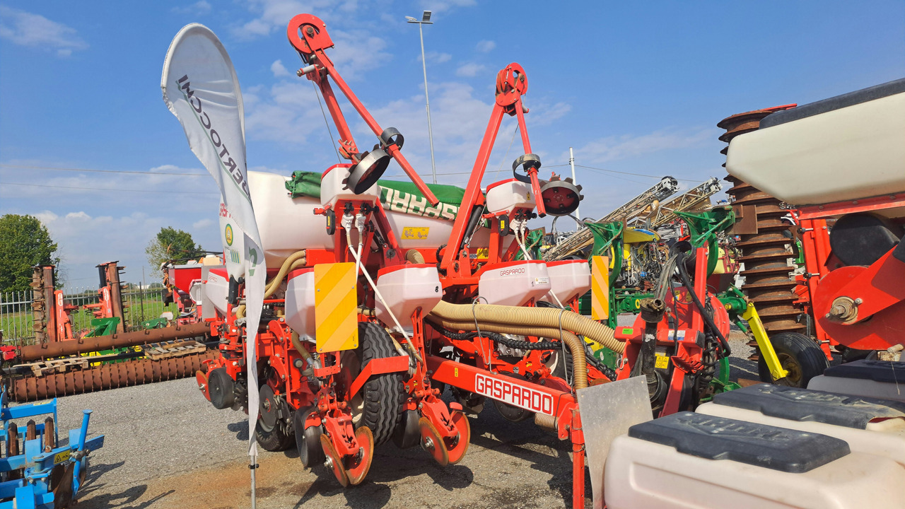 SEMINATRICE DI PRECISIONE GASPARDO RENATA 8 ROWS - Precíziós vetőgép: 1 kép. SEMINATRICE DI PRECISIONE GASPARDO RENATA 8 ROWS - Precíziós vetőgép: 1 kép.
