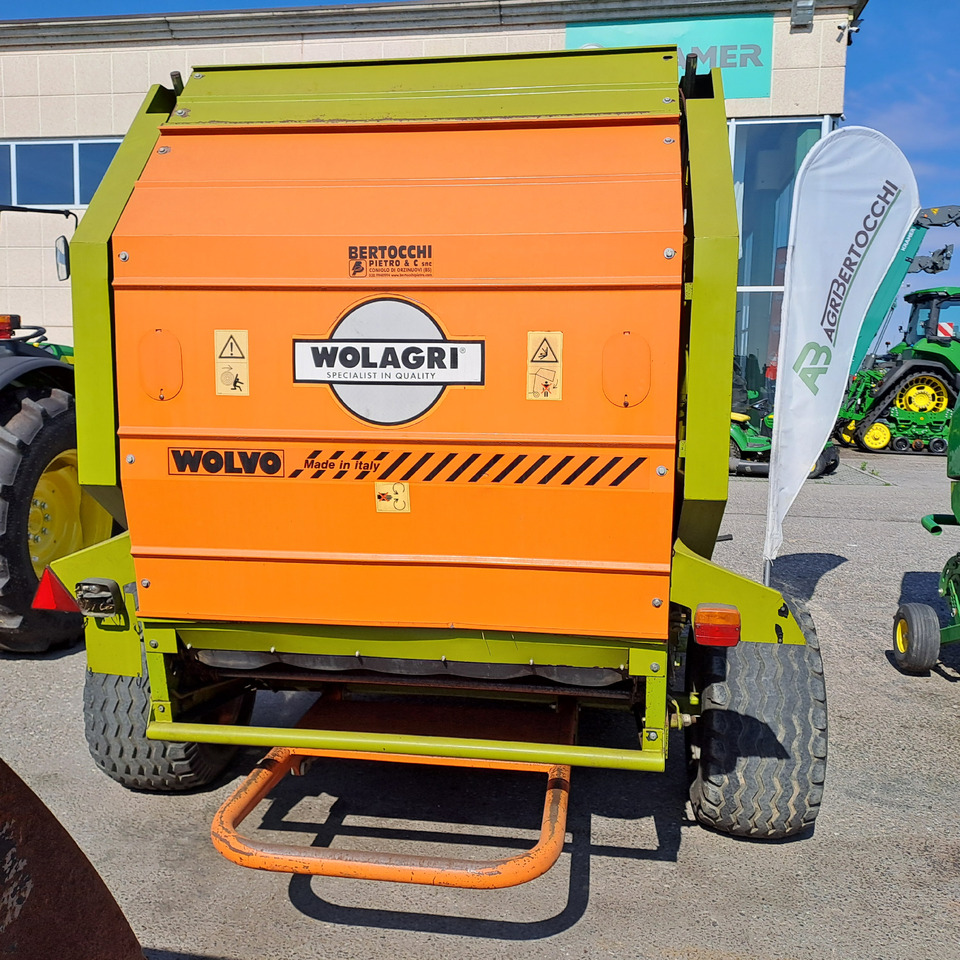 WOLAGRI C155 - Bálázó: 5 kép. WOLAGRI C155 - Bálázó: 5 kép.