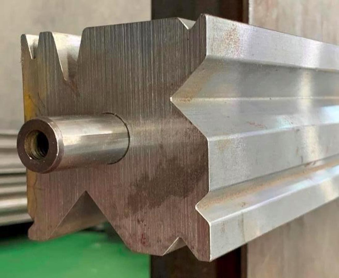 Abkantpresse ATLANTIC - Élhajlító gép: 5 kép. Abkantpresse ATLANTIC - Élhajlító gép: 5 kép.