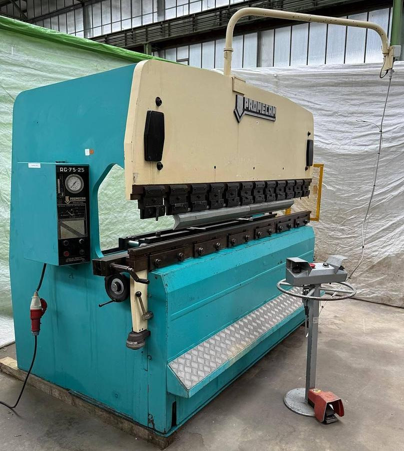 Abkantpresse PROMECAM - Élhajlító gép: 3 kép. Abkantpresse PROMECAM - Élhajlító gép: 3 kép.