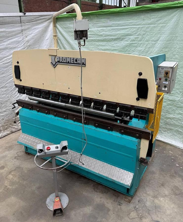 Abkantpresse PROMECAM - Élhajlító gép: 1 kép. Abkantpresse PROMECAM - Élhajlító gép: 1 kép.