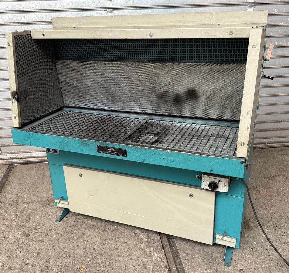 Absaugtisch BECK - HVAC berendezés: 1 kép. Absaugtisch BECK - HVAC berendezés: 1 kép.