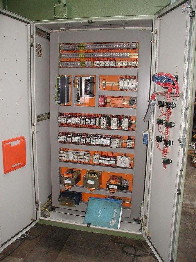 CNC-Abkantpresse EHT - Élhajlító gép: 5 kép. CNC-Abkantpresse EHT - Élhajlító gép: 5 kép.