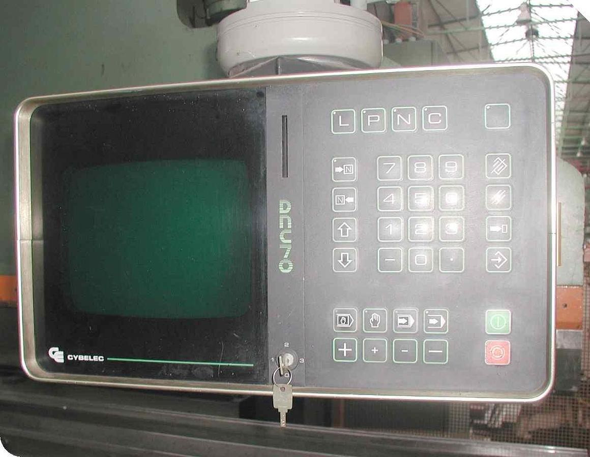 CNC-Abkantpresse EHT - Élhajlító gép: 2 kép. CNC-Abkantpresse EHT - Élhajlító gép: 2 kép.