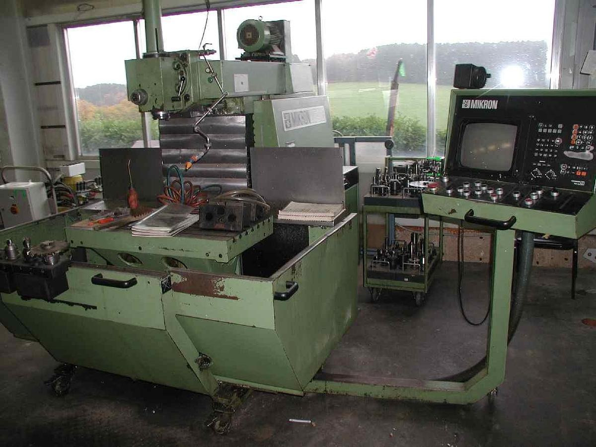 CNC-Fräsmaschine MIKRON - Marógép: 3 kép. CNC-Fräsmaschine MIKRON - Marógép: 3 kép.