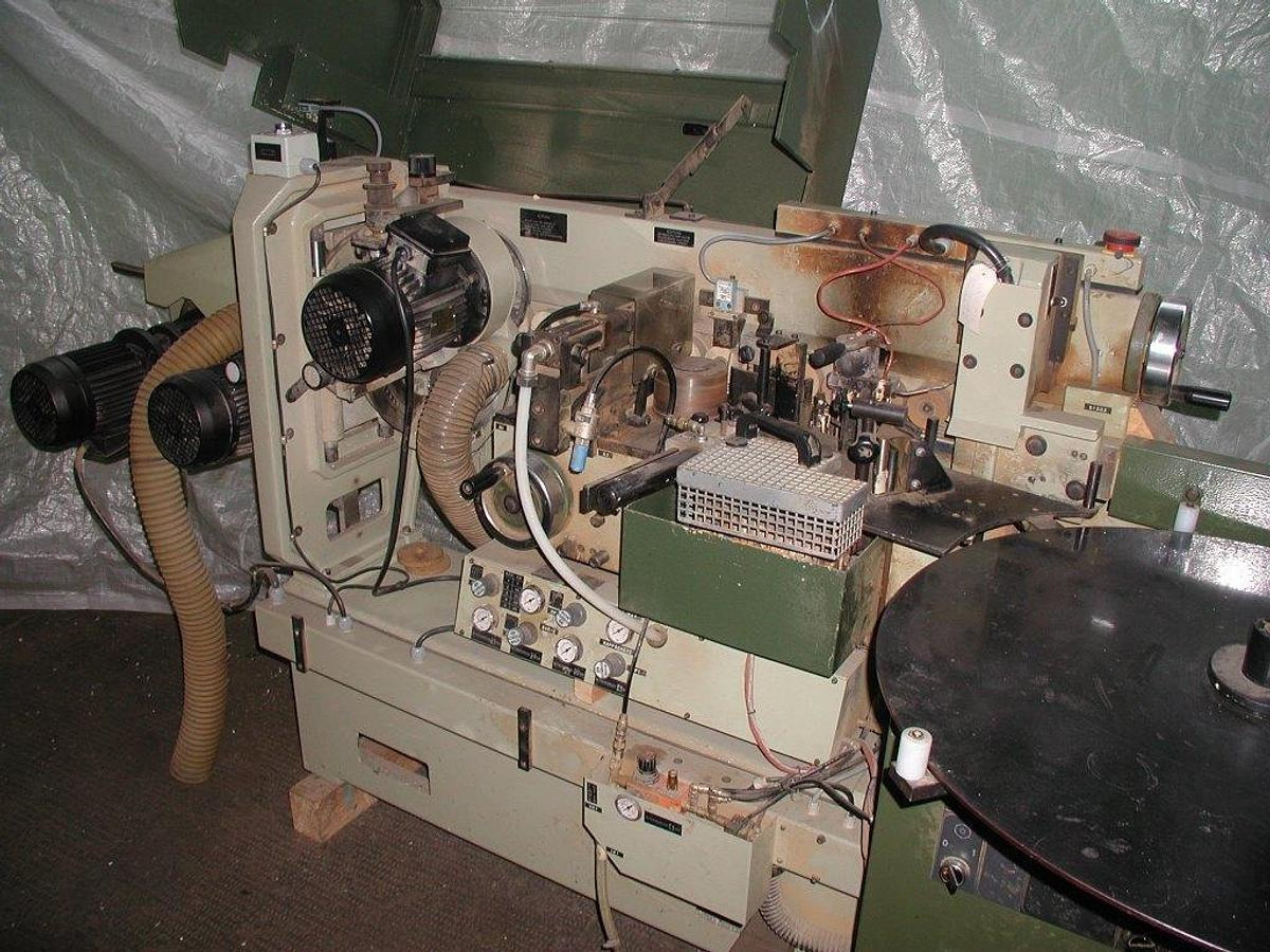 Kantenanleimmaschine SCM - Faipari gép: 4 kép. Kantenanleimmaschine SCM - Faipari gép: 4 kép.