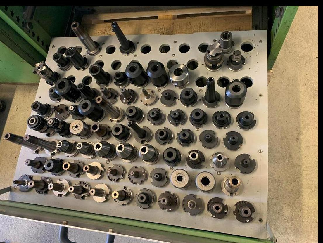 "Kompakt"-Bearbeitungszentrum SPINNER - CNC megmunkáló központ: 5 kép. "Kompakt"-Bearbeitungszentrum SPINNER - CNC megmunkáló központ: 5 kép.