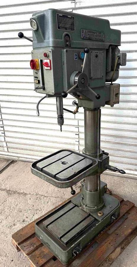 Säulenbohrmaschine ALZMETALL - Oszlopos fúrógép: 1 kép. Säulenbohrmaschine ALZMETALL - Oszlopos fúrógép: 1 kép.